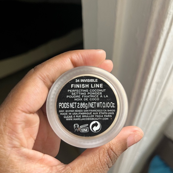 Marc Jacob’s Setting Powder - Picture 2 of 2